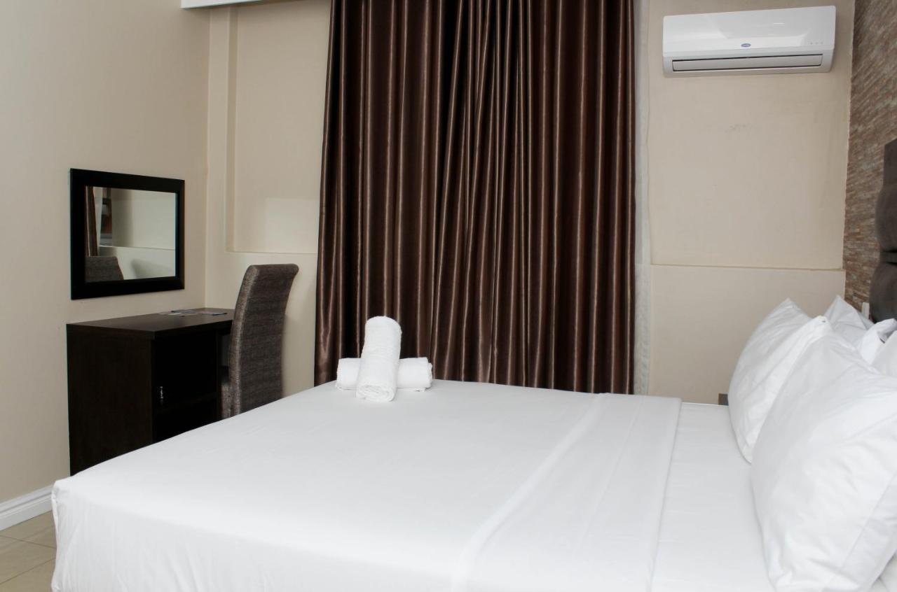 Bayside Hotel & Self Catering 110 West Street Durban Esterno foto