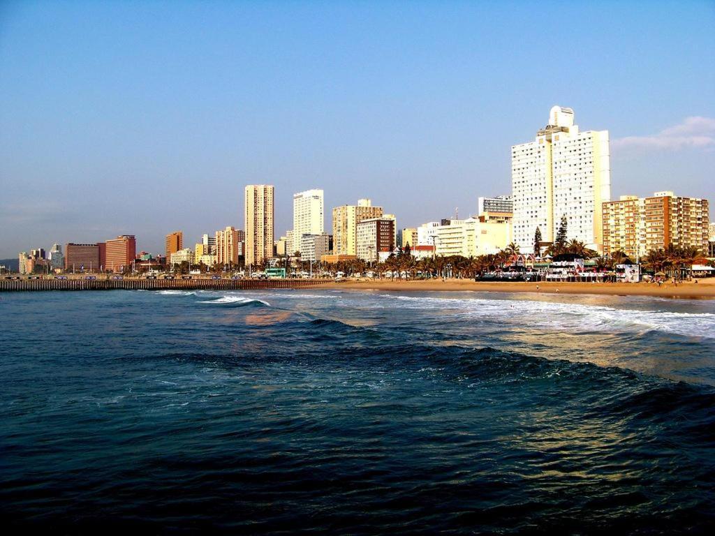 Bayside Hotel & Self Catering 110 West Street Durban Esterno foto