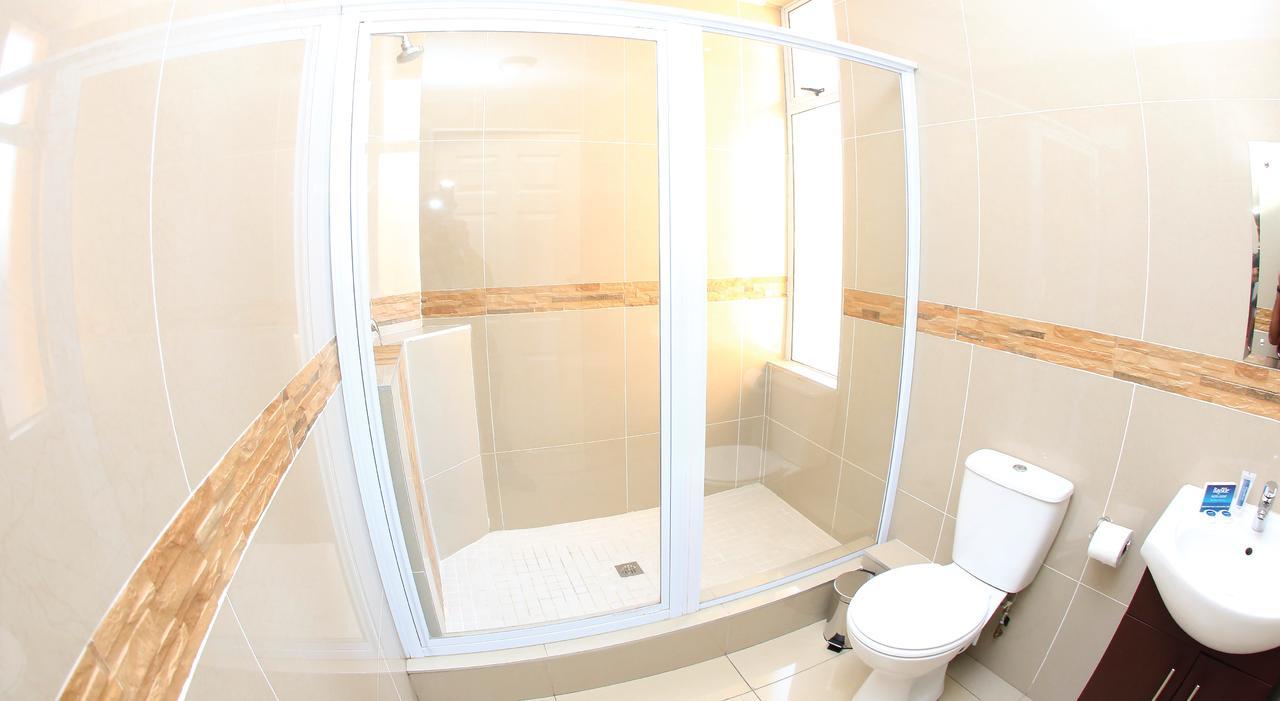 Bayside Hotel & Self Catering 110 West Street Durban Esterno foto